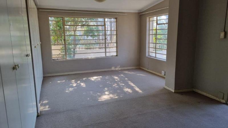 5 Bedroom Property for Sale in Ladybrand Free State